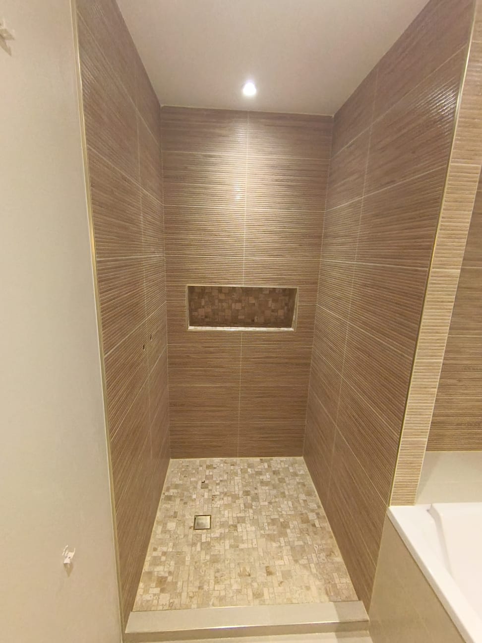 Pose faïence salle de bain - Faïence de douche<br />
