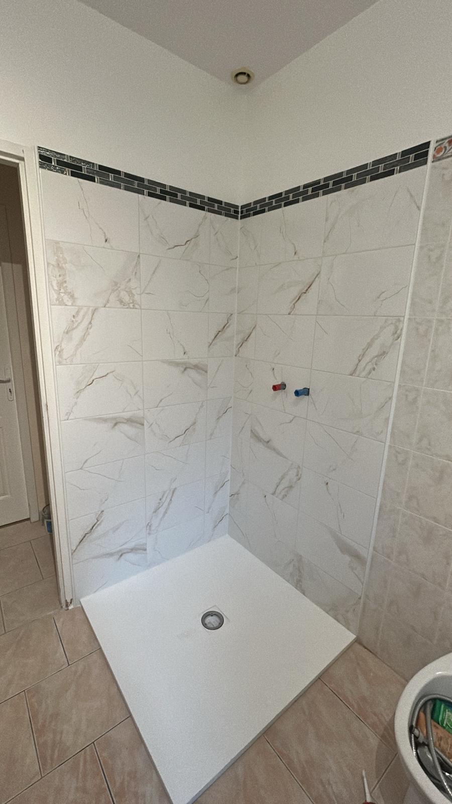 Entreprise de carrelage - Faïence et salle de bain<br />
