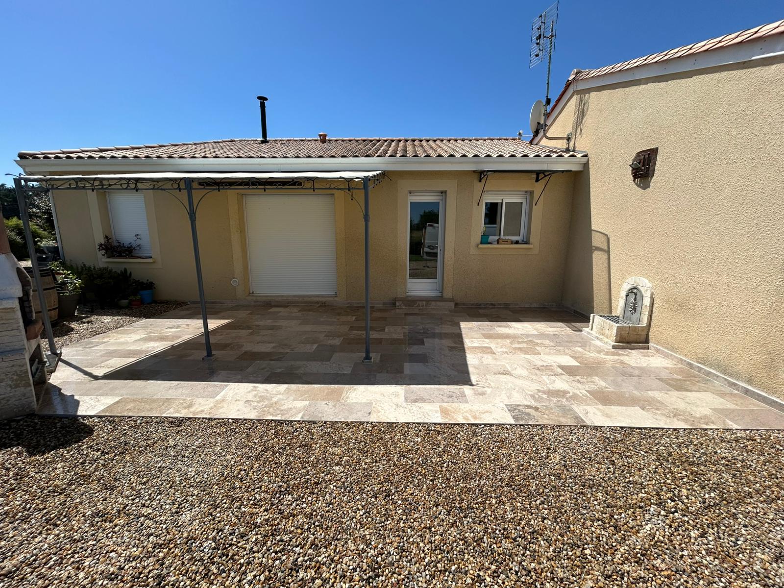 Carrelage extérieur terrasse - Pose sur dalle béton<br />
