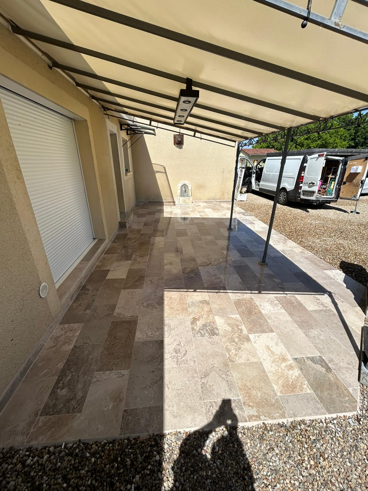 Carrelage extérieur terrasse - Rénovation de terrasse carrelée<br />
