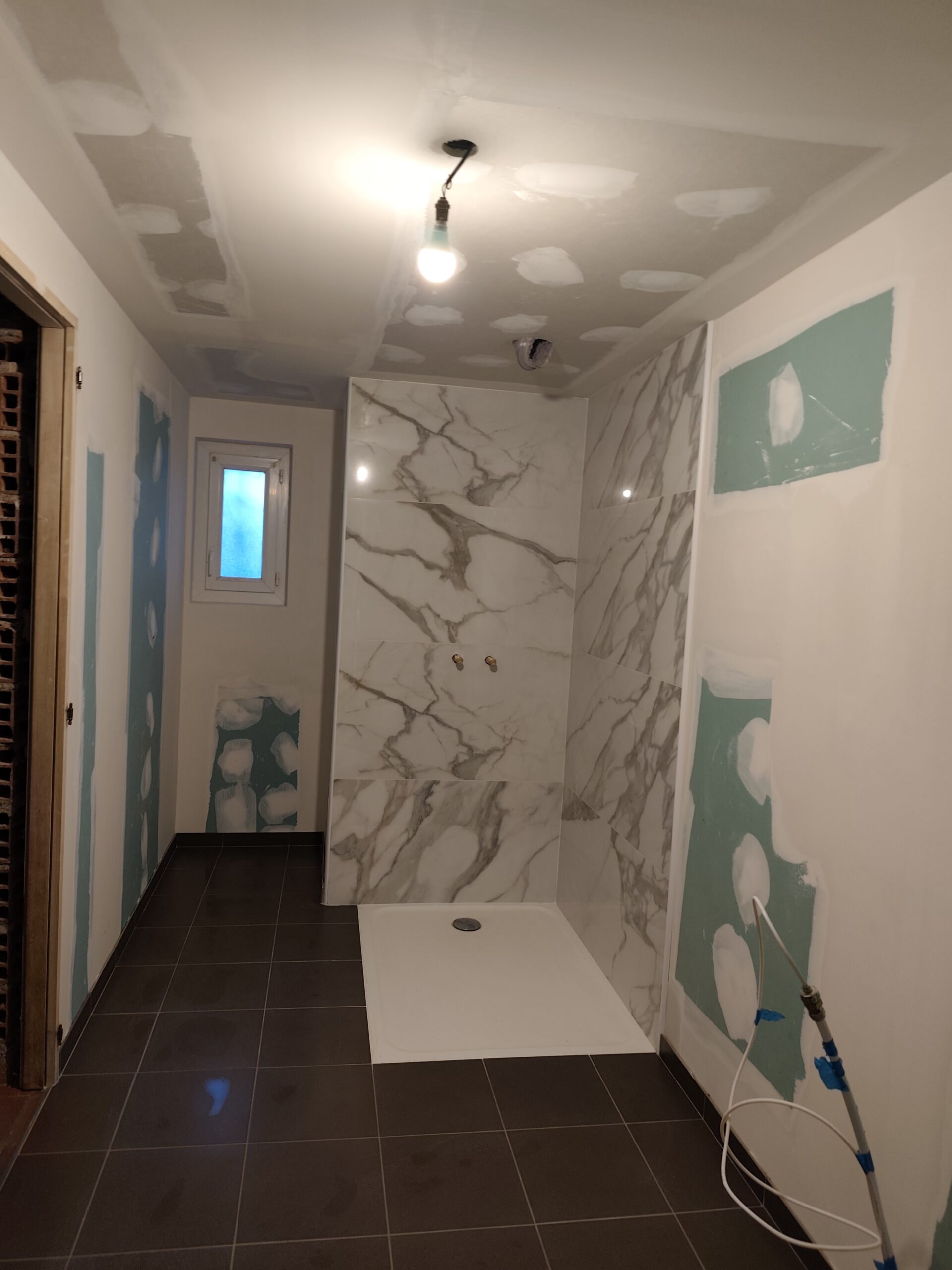 Pose faïence salle de bain - Faïence de douche<br />
